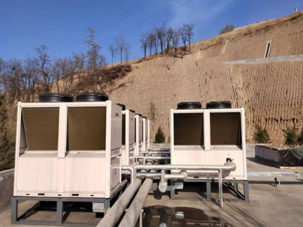 冬季工(gong)地取暖新(xin)趨勢(shi)，别錯過(guo)空氣(qi)能(néng)熱泵設(shè)備(bei)