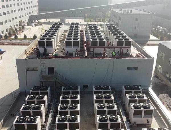 爲(wei)廠(chǎng)房供暖換新(xin)，空氣(qi)能(néng)熱泵成(cheng)首選